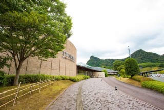 武雄市図書館
